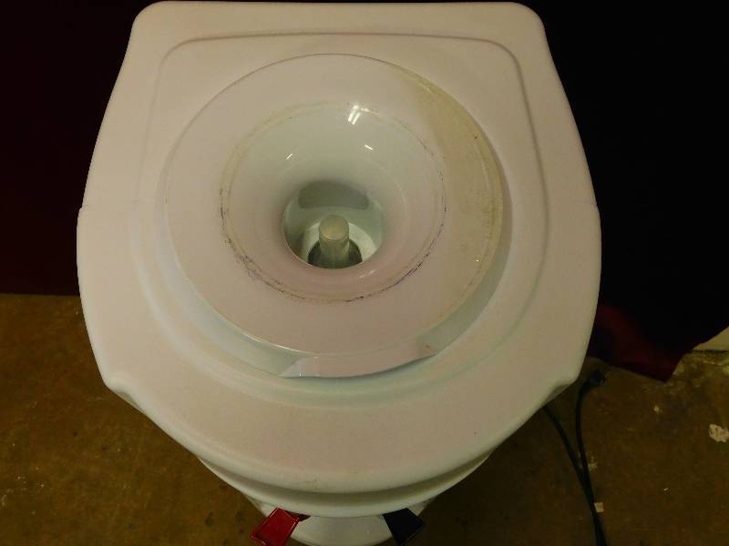 lot 60 image: Water HeaterCooler - Tested, Works