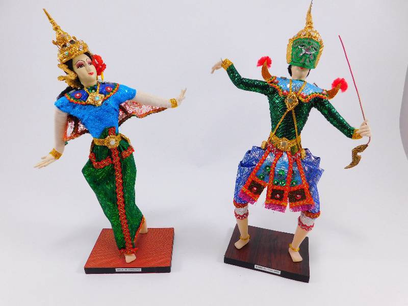 lot 8 image: Lot of 2 Asian Figurines