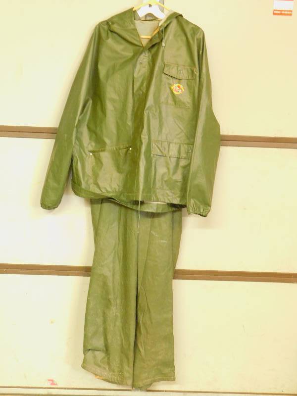 lot 41 image: Stearns Jacket & Pants Drywear - Size XL