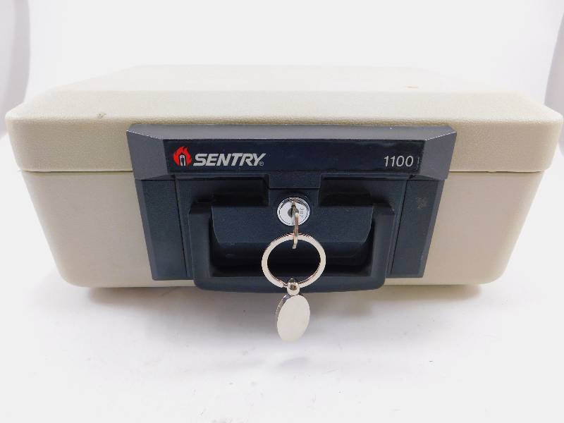 lot 53 image: Sentry Safe with Keys