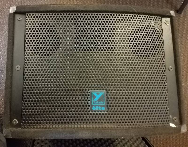 700 watt subwoofer