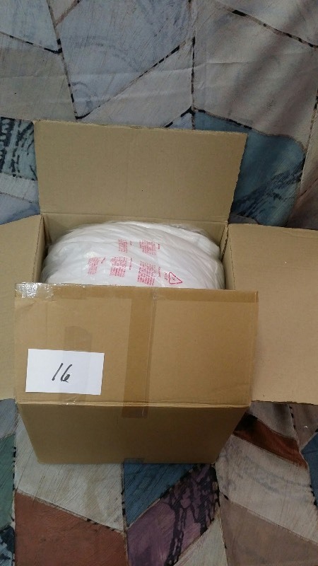 lot 16 image: Down Alternative 233 Thread Count Bedding Topper Queen Sized