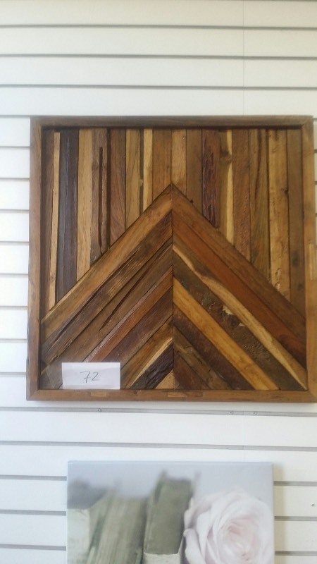lot 72 image: Reclaimed Wood Wall Decor