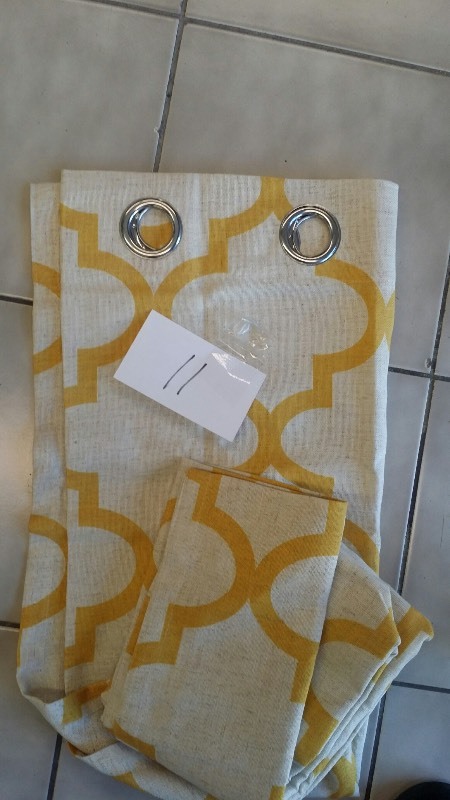 lot 11 image: Faux Linen Collection 2pc Curtain Set