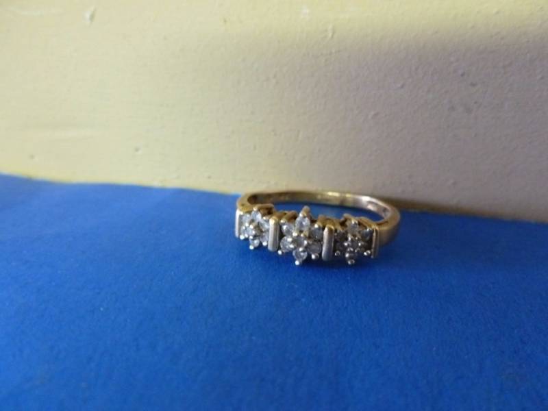 lot 5 image: Gold Ring
