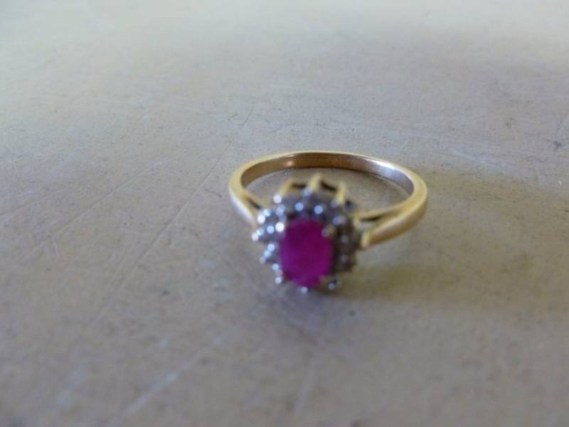 lot 7 image: Ladies Ring
