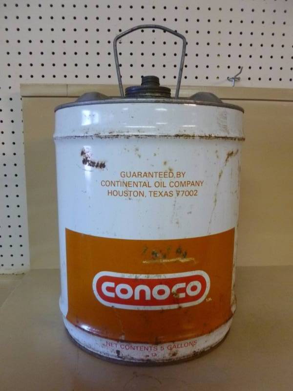 lot 21 image: Vintage Oil Can