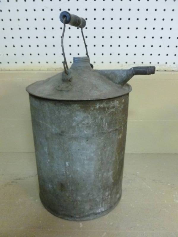 lot 31 image: Vintage Oil Can
