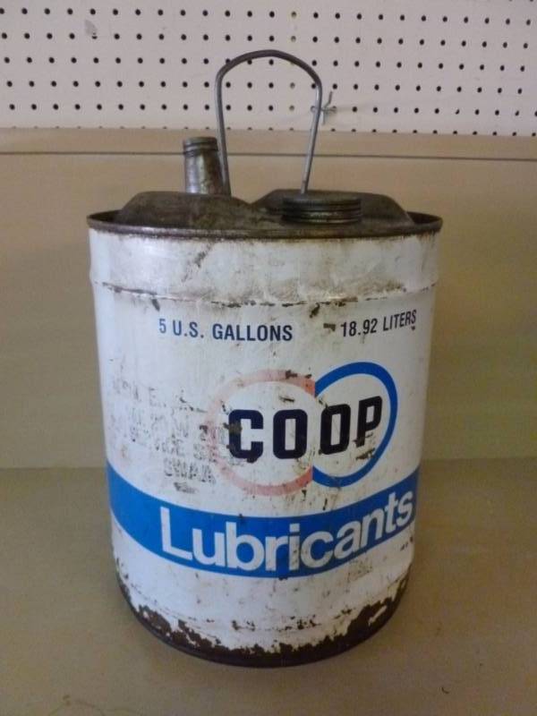 lot 38 image: Vintage Oil Can