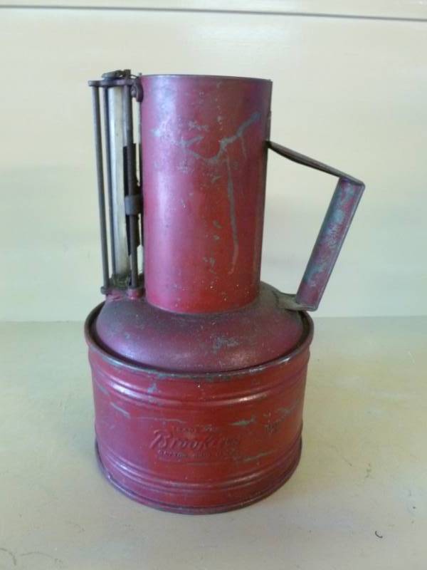 lot 40 image: Vintage Gas Measurement Can