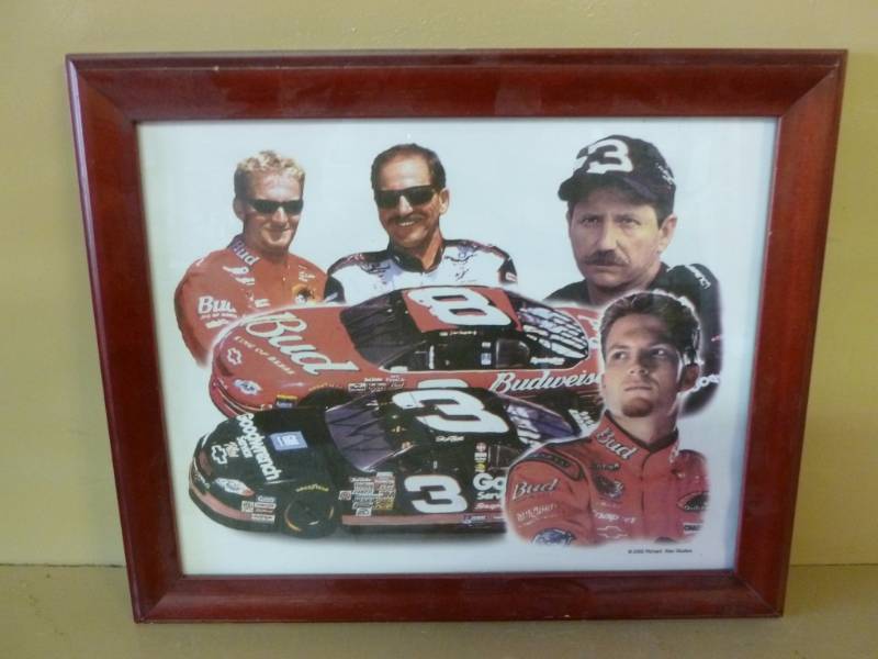 lot 43 image: Dale Earnhardt Collectible