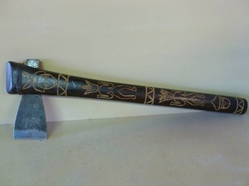 lot 50 image: Tomahawk