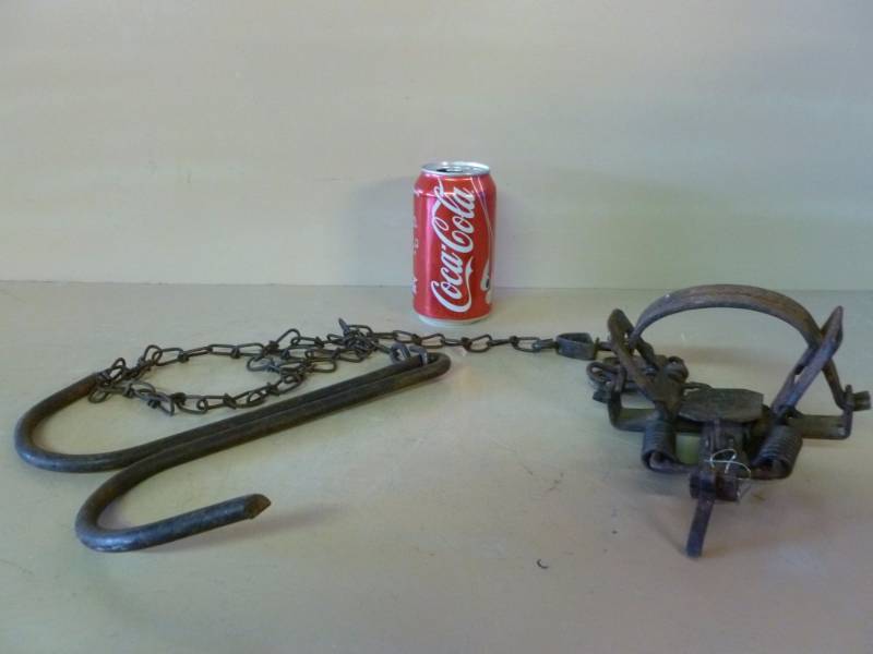 lot 52 image: Vintage Trap