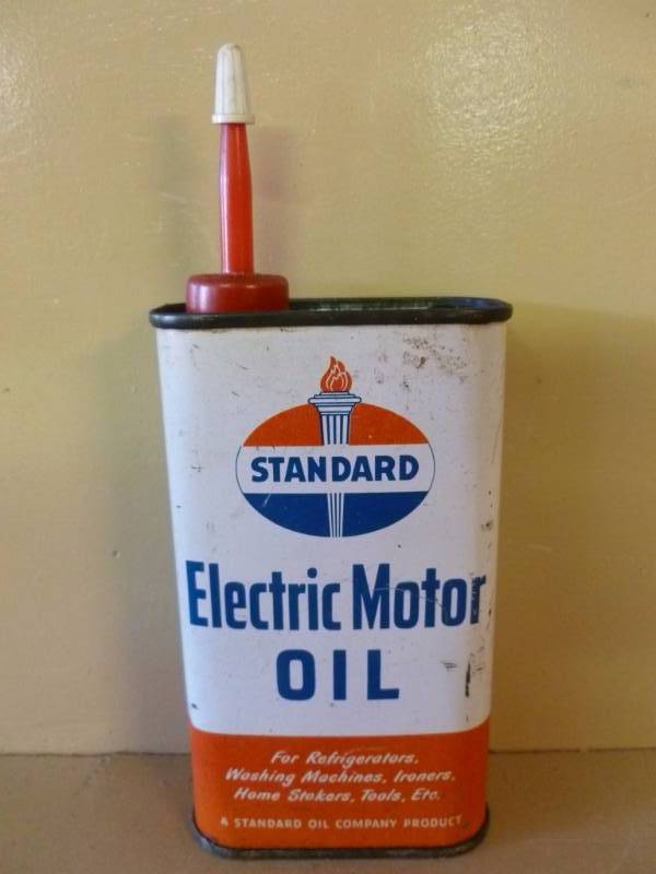 lot 60 image: Vintage Oil Can