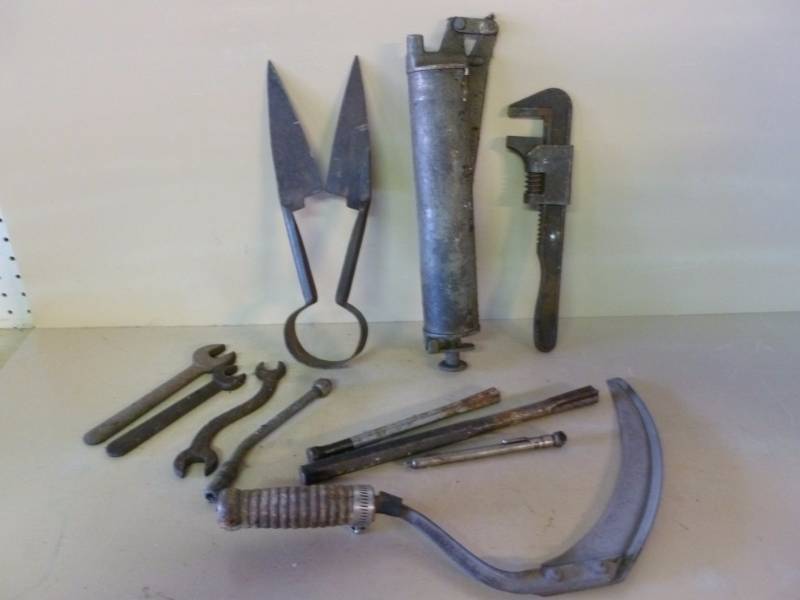 lot 75 image: Vintage Tools