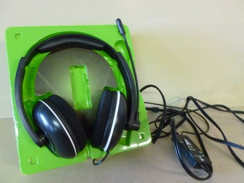 lot 114 image: Turtle Beach Headset