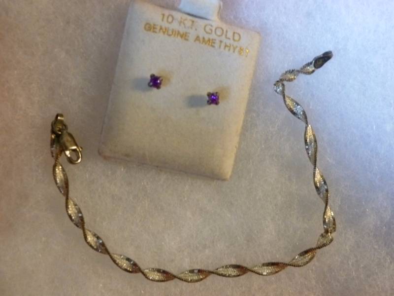 lot 133 image: Sterling Jewelry