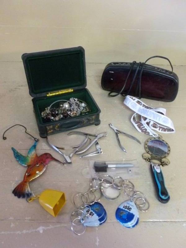 lot 141 image: Jewelry Box