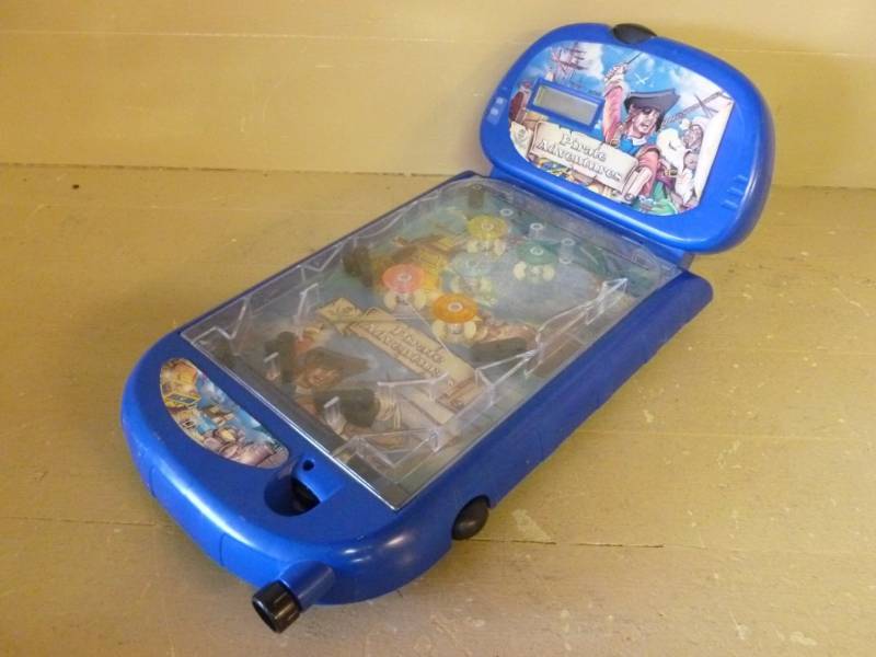lot 184 image: Pinball Game