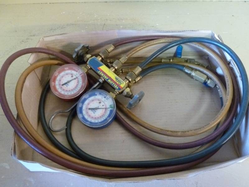 lot 191 image: Mechanic Refrigeration Manifold