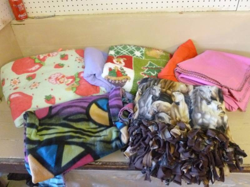 lot 202 image: Blankets