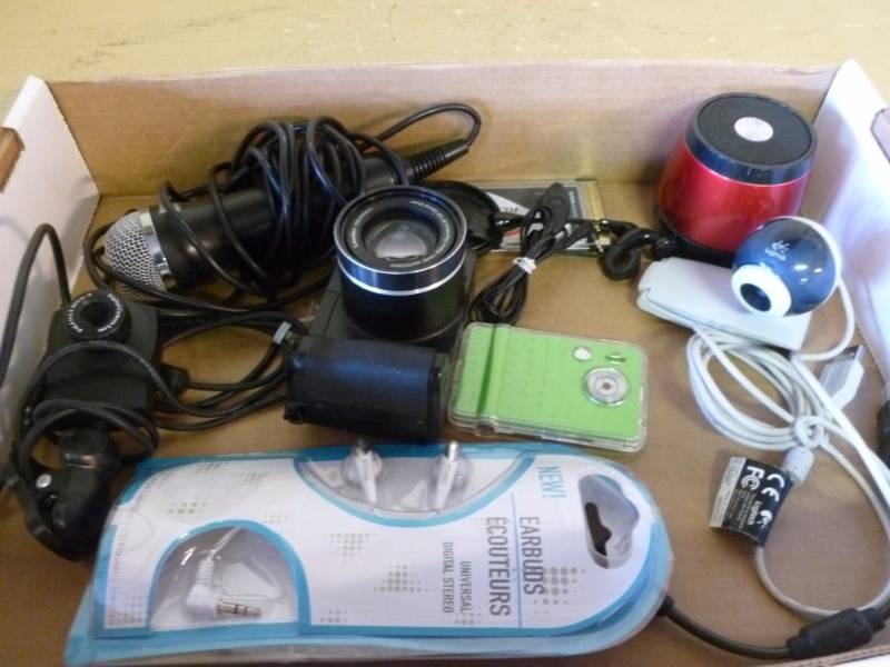 lot 214 image: Electronics
