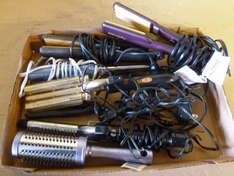 lot 220 image: Hair Care Items