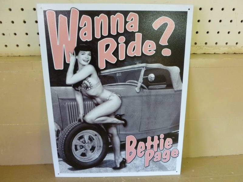 lot 225 image: Sign