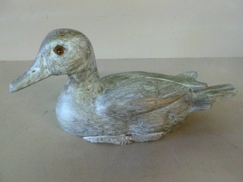 lot 233 image: Wooden Duck Decoration