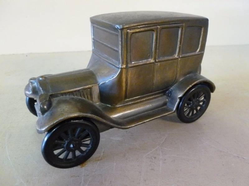 lot 242 image: Coin Bank