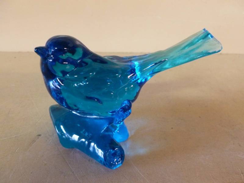 lot 254 image: Paper Weight