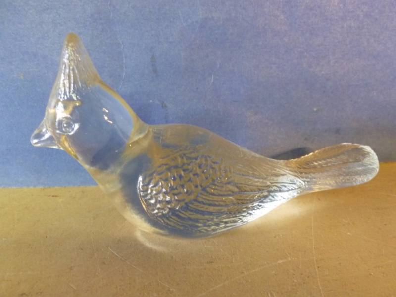 lot 255 image: Paper Weight
