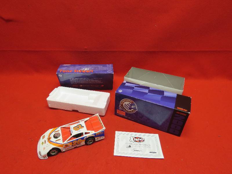 lot 415 image: #20 Tony Stewart Dirt Late Model