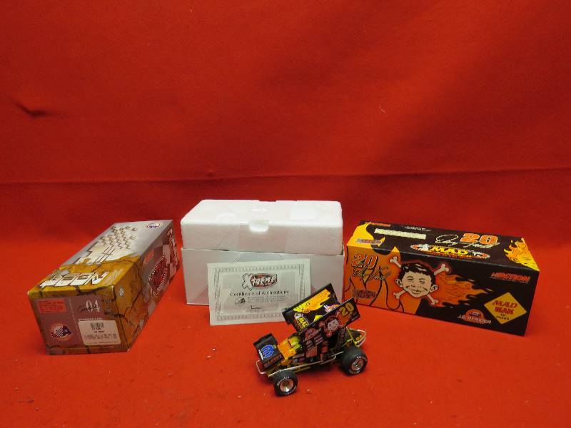 lot 420 image: #20 Danny Lasoski Sprint Car- Autographed