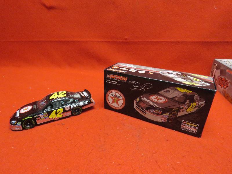 lot 421 image: #42 Jamie McMurray-Autographed
