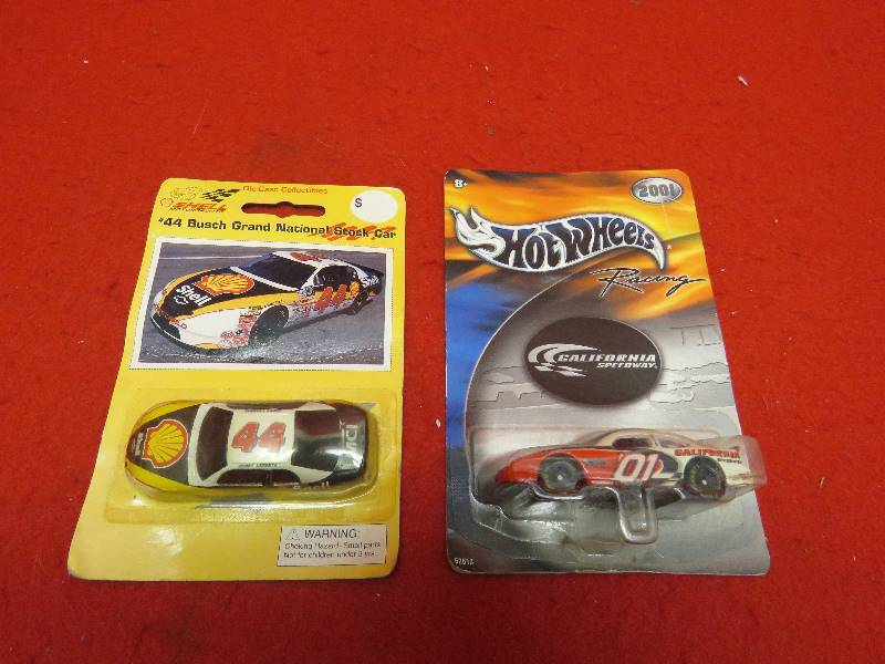 lot 455 image: Vintage Nascar Collectibles