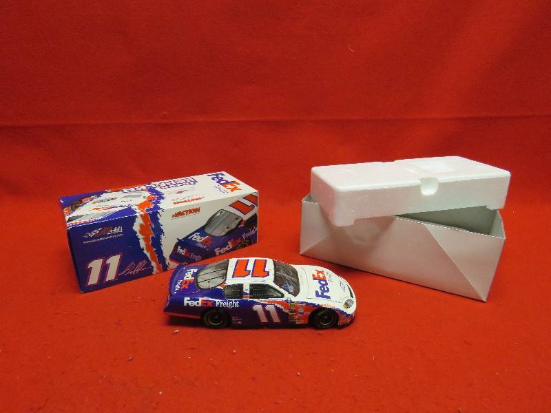 lot 458 image: #11 Jason Leffler- Autographed