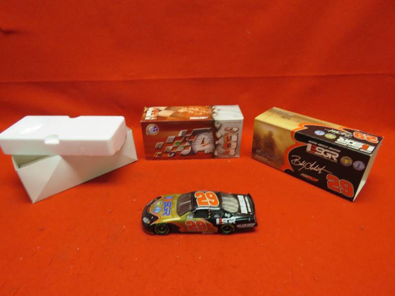 lot 460 image: #29 Bobby Labonte