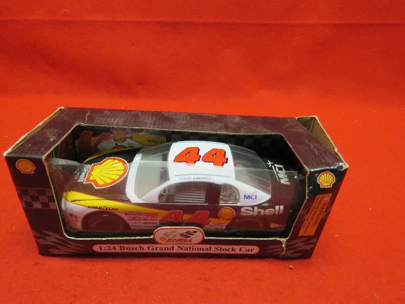 lot 462 image: #44 Bobby Labonte Collectible