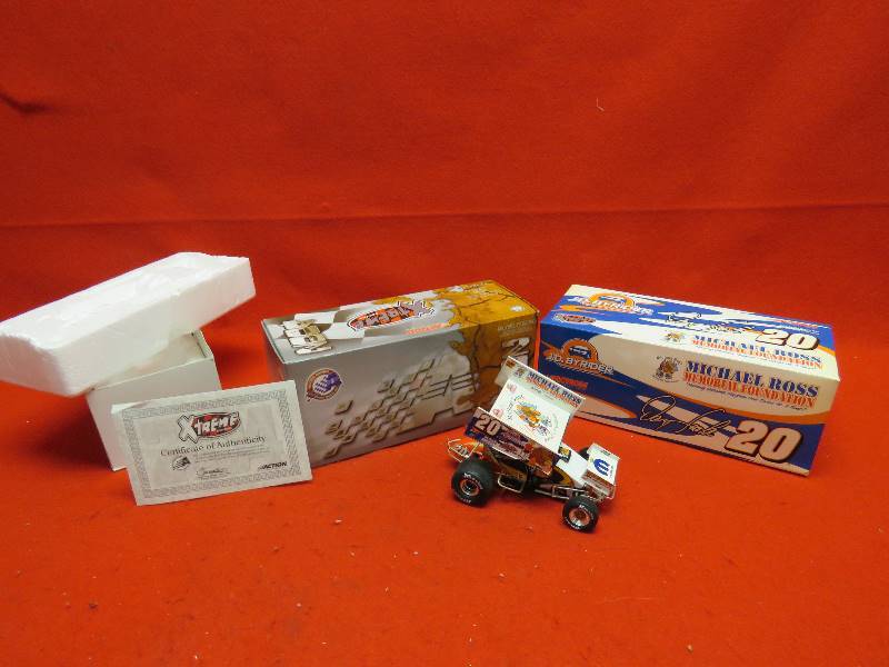 lot 467 image: #20 Sprint Car Danny Lasoski-Autographed