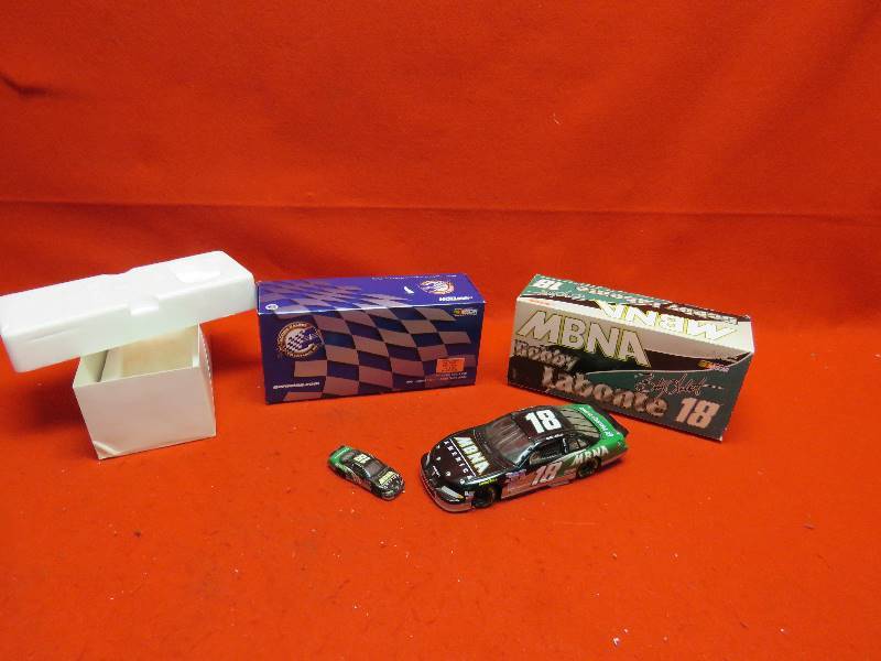 lot 468 image: #18 Bobby Labonte Collectibles