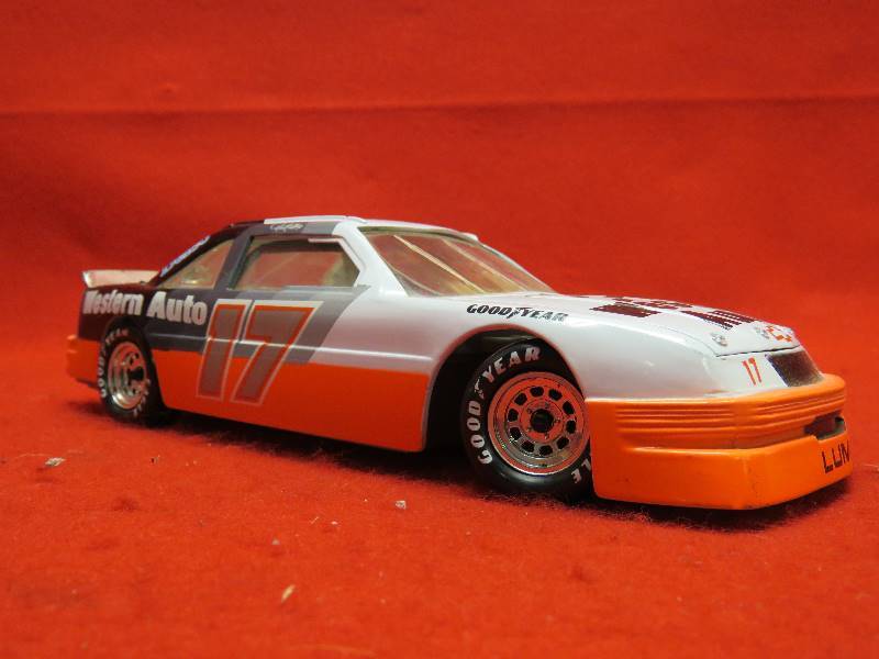 lot 473 image: #17 Western Auto