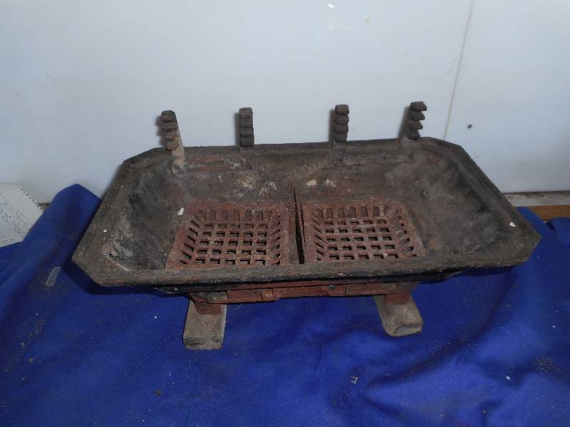 ANTIQUE CAST IRON HIBATCHI