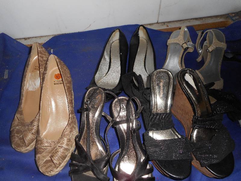 5 PAIR WOMENS SHOES