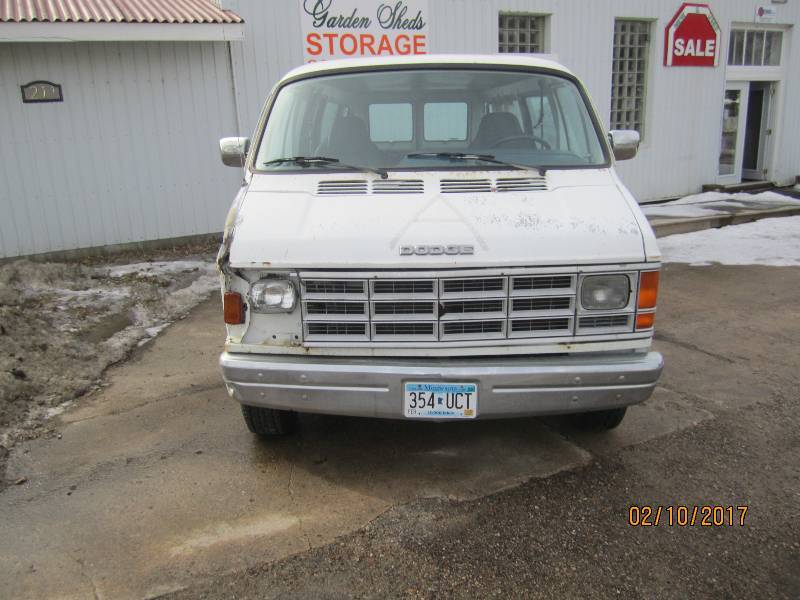 lot 1 image: 1992 Dodge Ram 250 Cargo Van