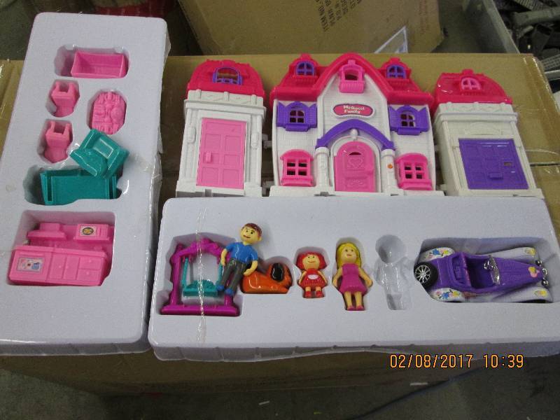 My Sweet Family Dollhouse open box ...