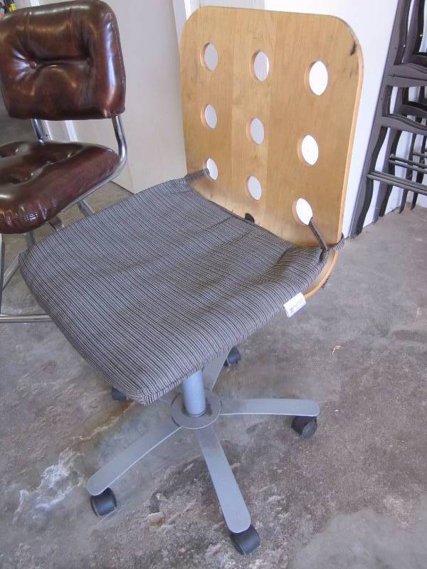 5 Chairs