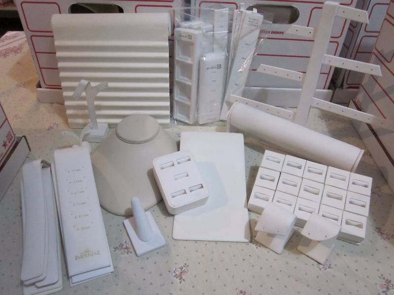 5 Boxes of Jewelry Display Forms