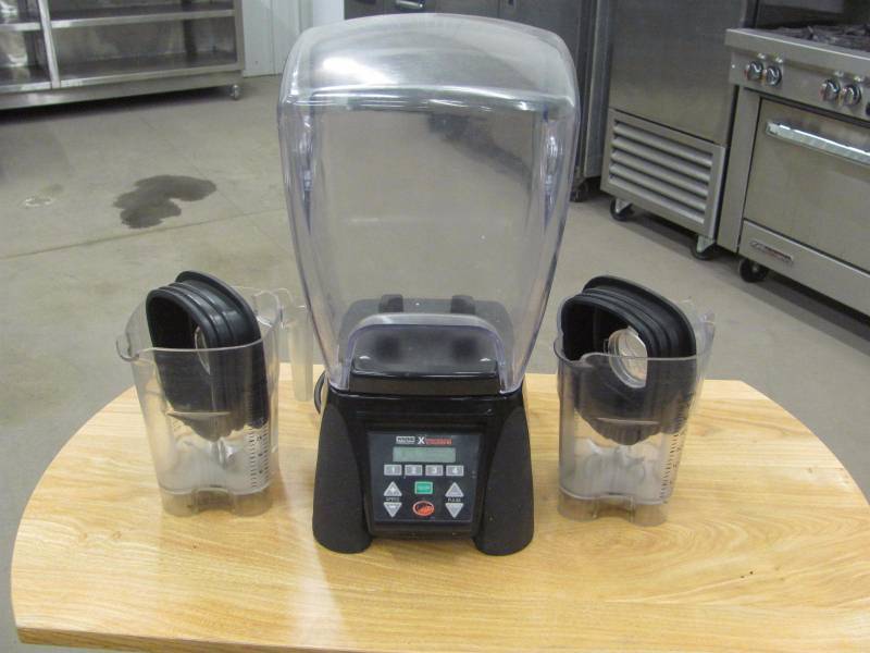 lot 25 image: Waring Extreme Commercial Smoothie Machine