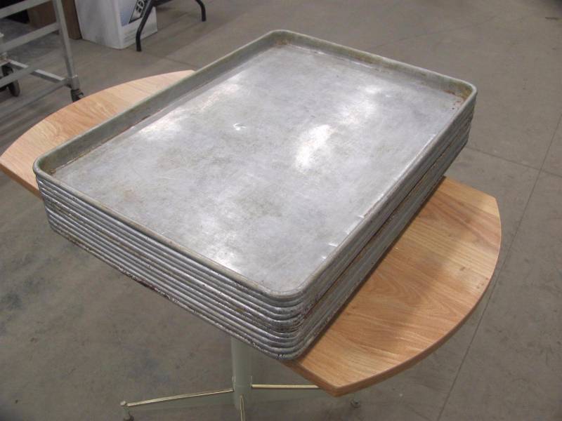 lot 45 image: Lot of 11 26 x 18 Baking Pans